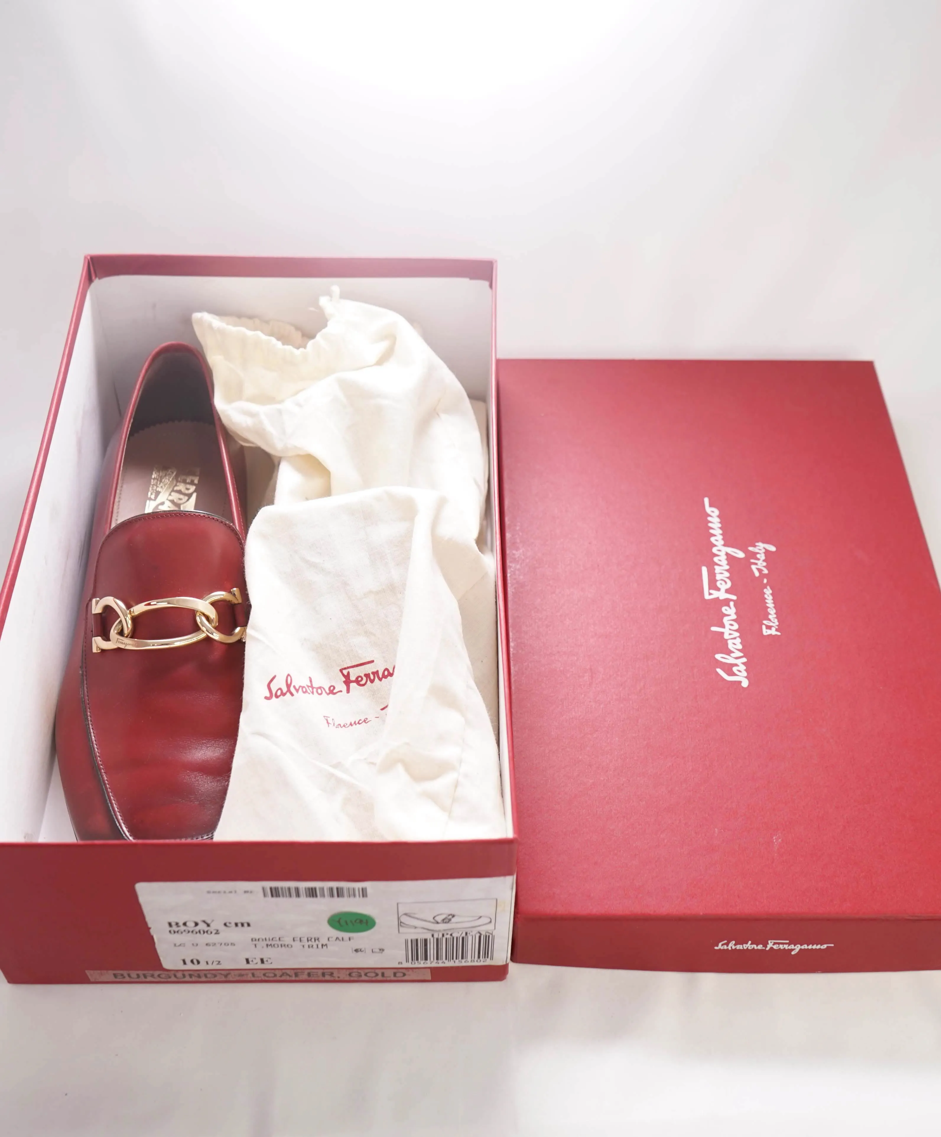 $700 SALVATORE FERRAGAMO - *BOY 2 * Chain Bit Sleek Logo Loafer - 10.5 EE US