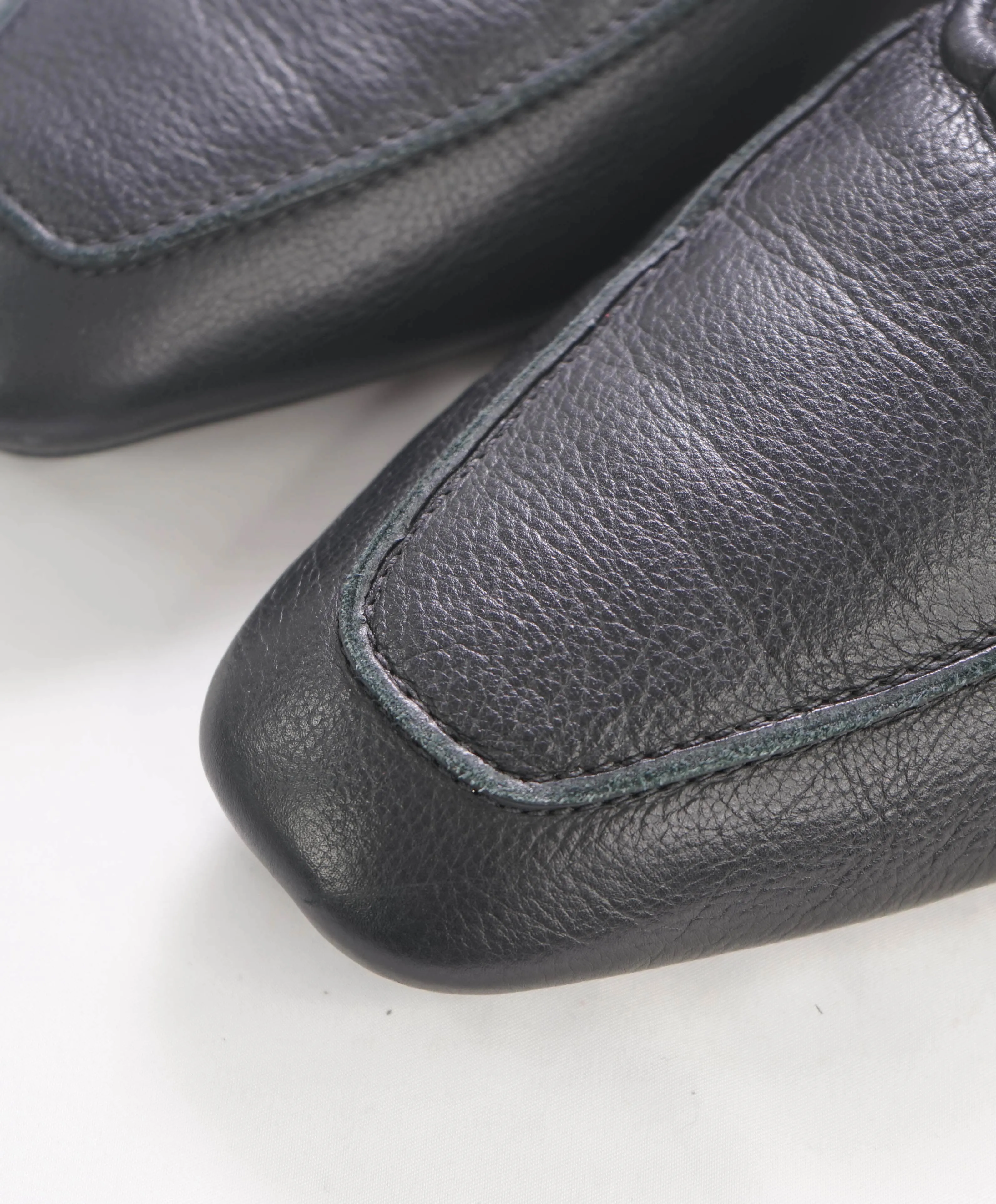 $750 SALVATORE FERRAGAMO - Embossed Bit Sleek Logo Loafer - 9 M US