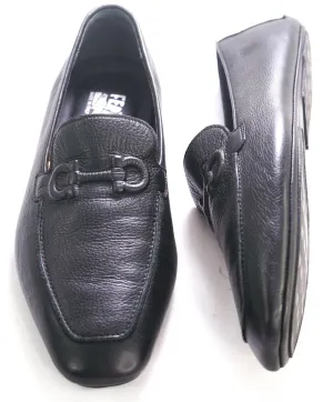 $750 SALVATORE FERRAGAMO - Embossed Bit Sleek Logo Loafer - 9 M US
