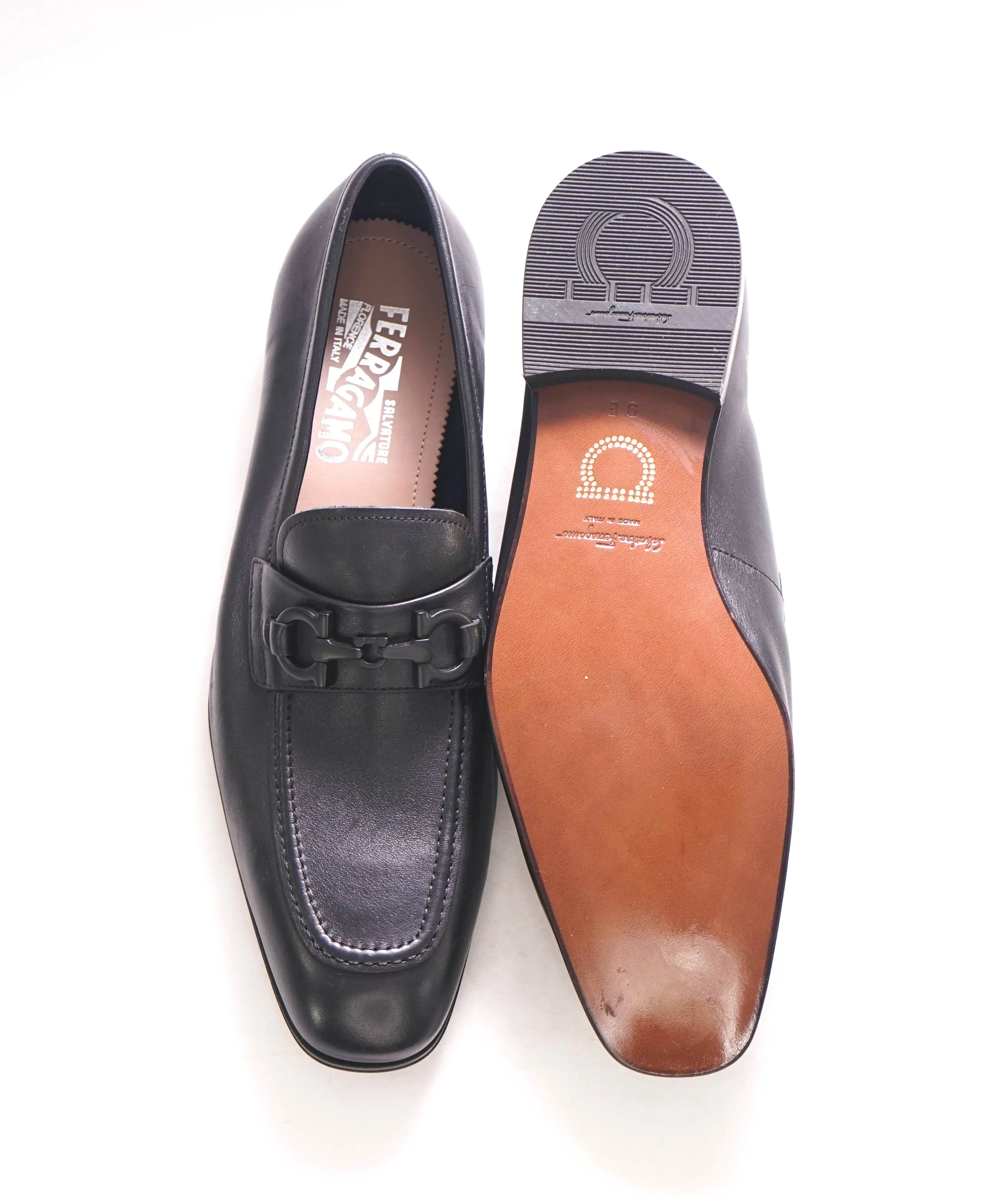 $850 SALVATORE FERRAGAMO - "ASTEN" Black Logo Bit Front Loafer - 9 E US