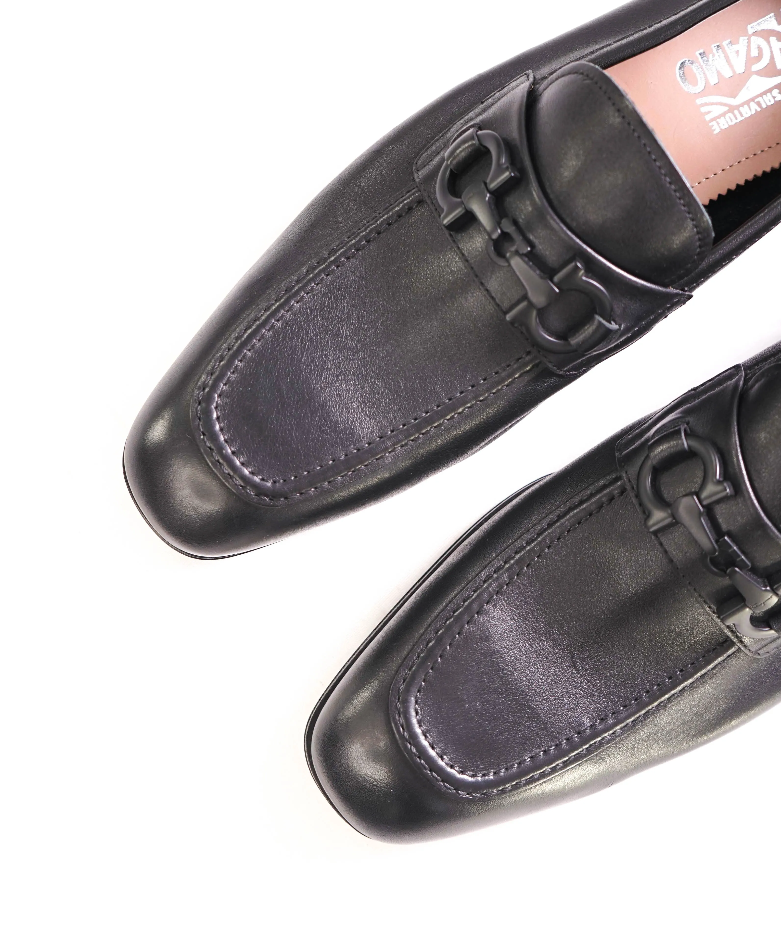 $850 SALVATORE FERRAGAMO - "ASTEN" Black Logo Bit Front Loafer - 9 E US
