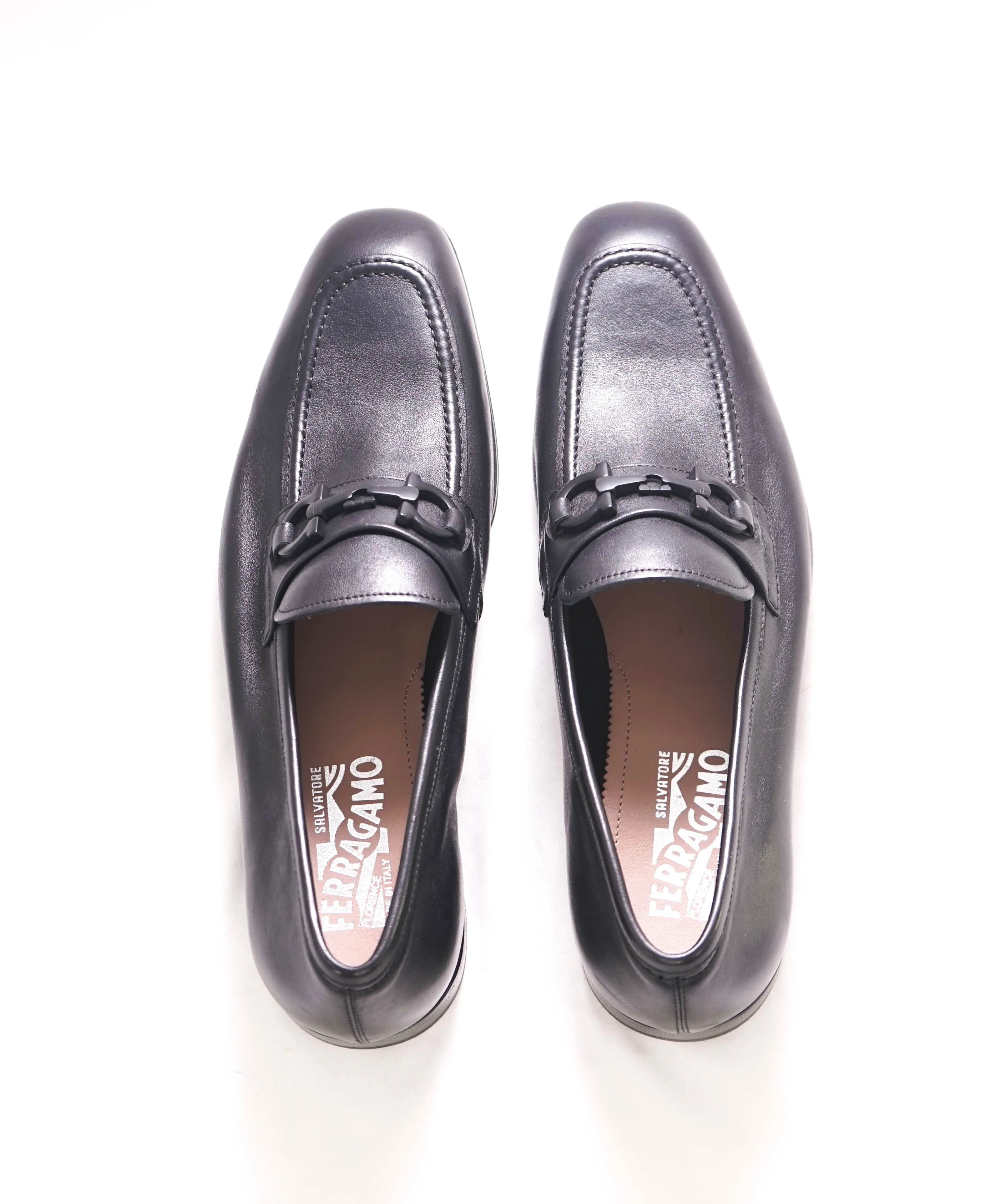 $850 SALVATORE FERRAGAMO - "ASTEN" Black Logo Bit Front Loafer - 9 E US
