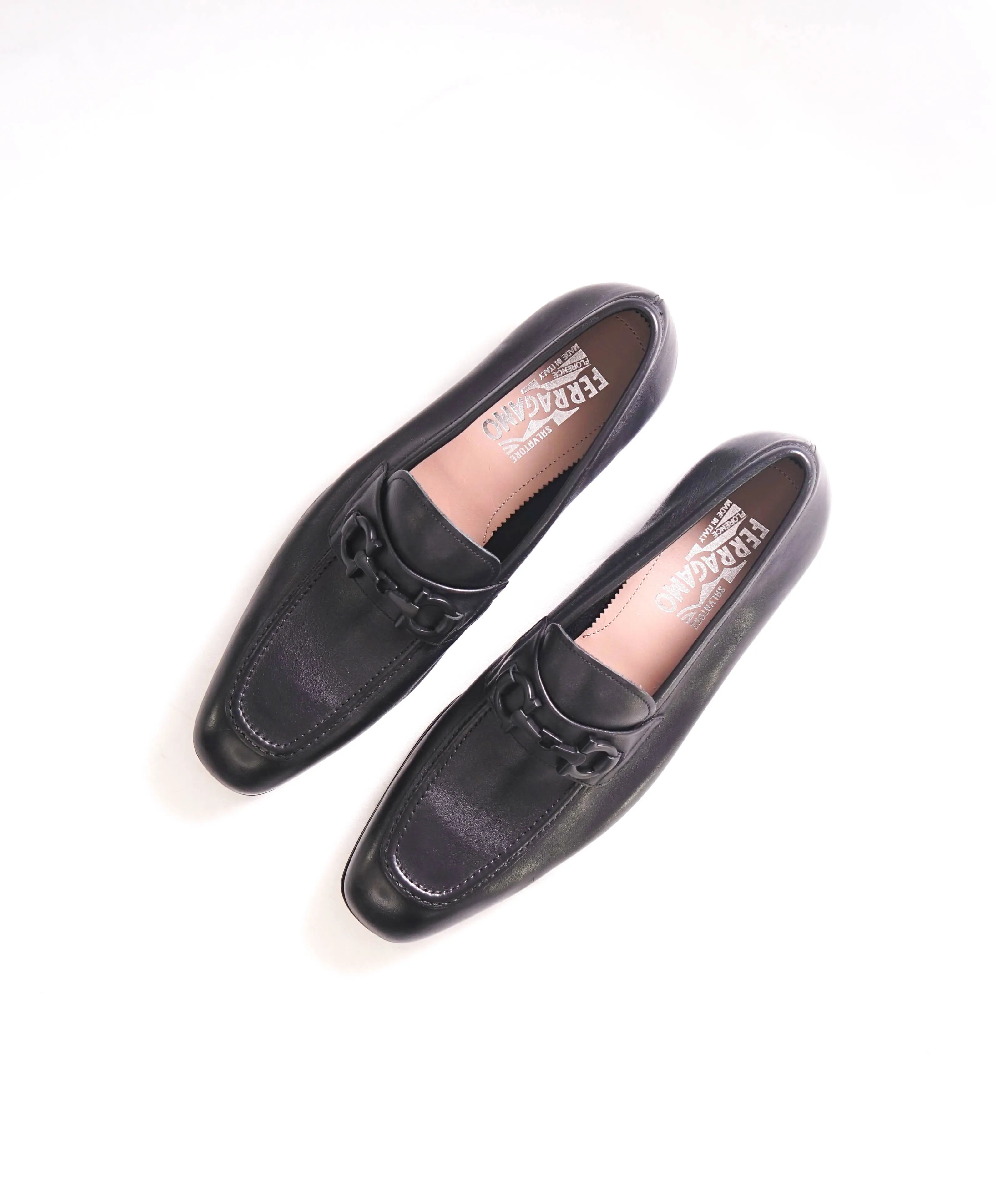 $850 SALVATORE FERRAGAMO - "ASTEN" Black Logo Bit Front Loafer - 9 E US