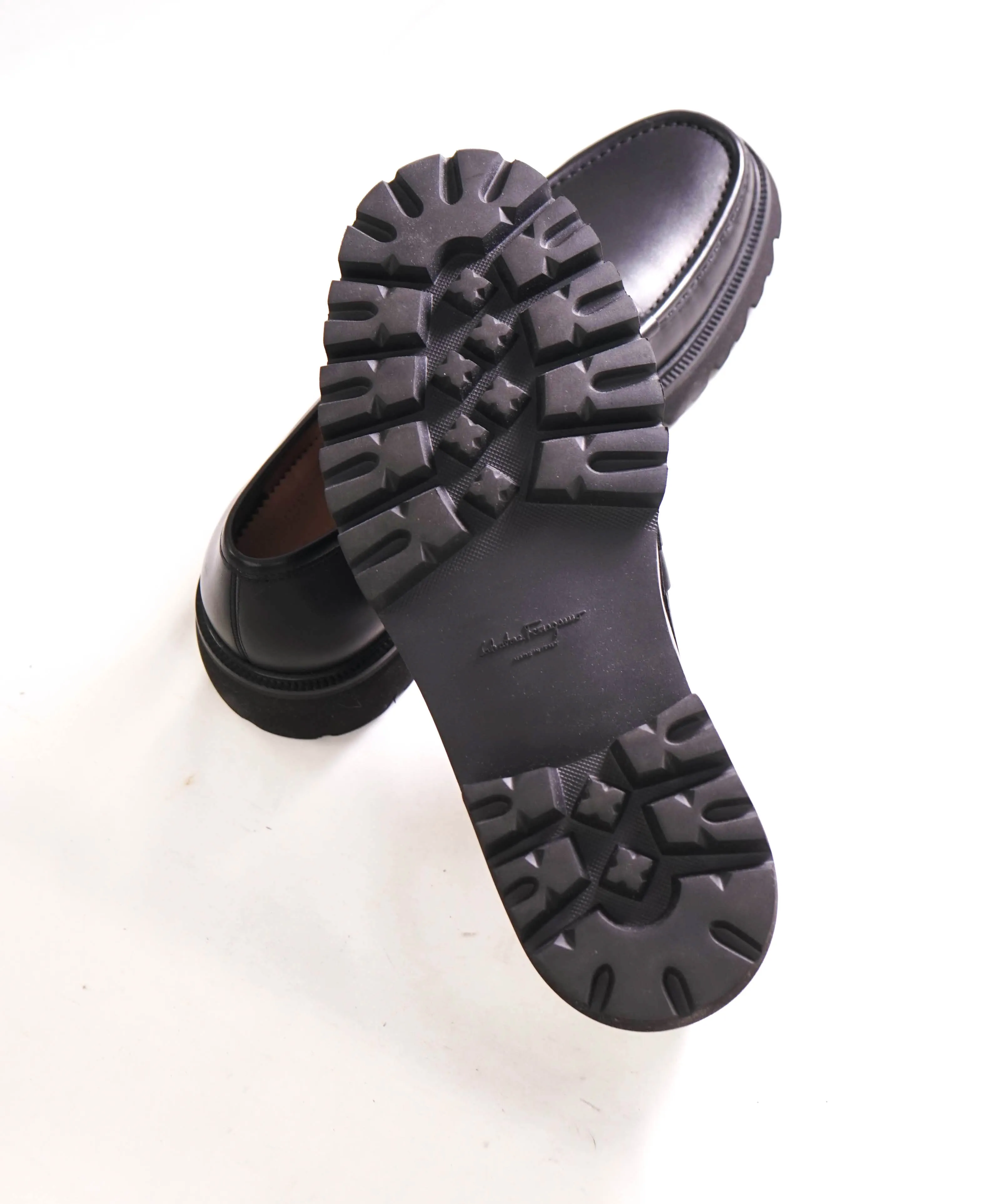 $930 SALVATORE FERRAGAMO - *BLEEKER* Black Leather Heel Lug Sole Loafer - 11.5 E US