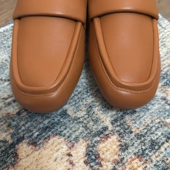 Born in California stay focused loafer in cognac brown size 8 ￼