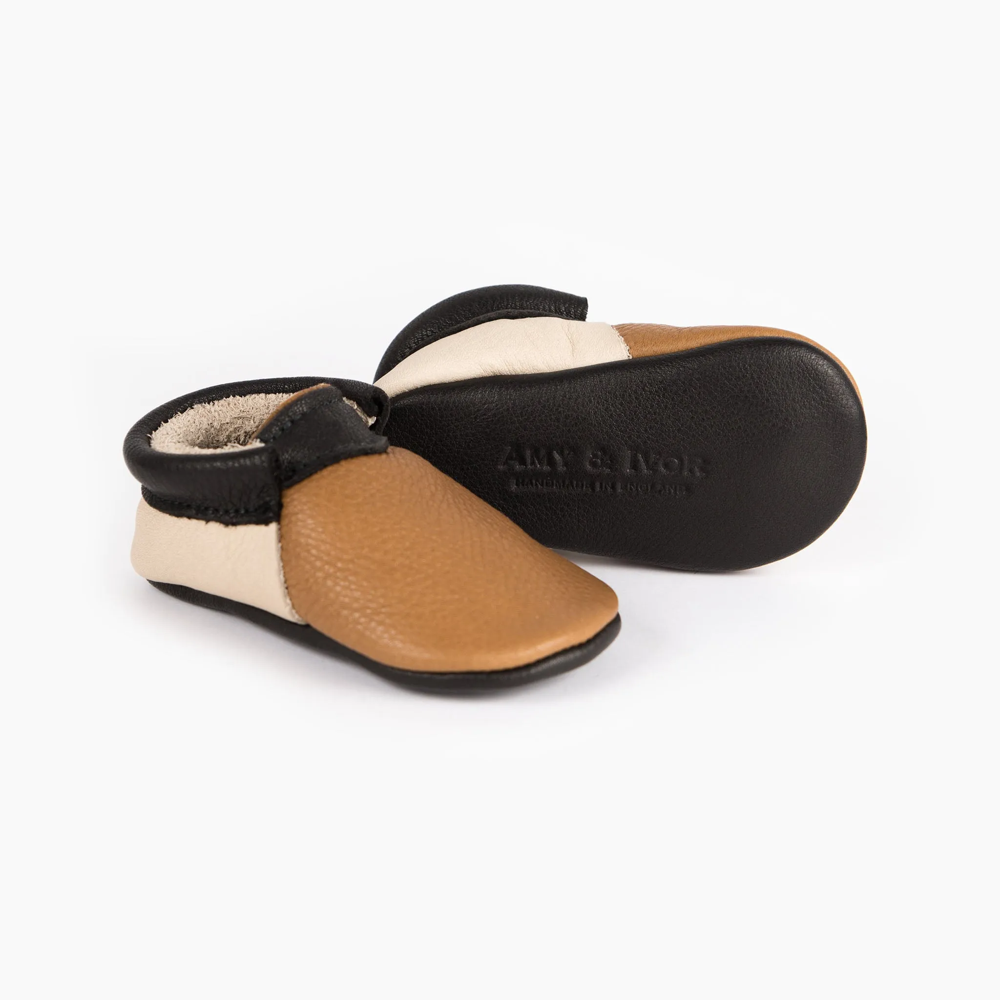 CINNAMON/CREAM/BLACK URBAN MOCCASINS
