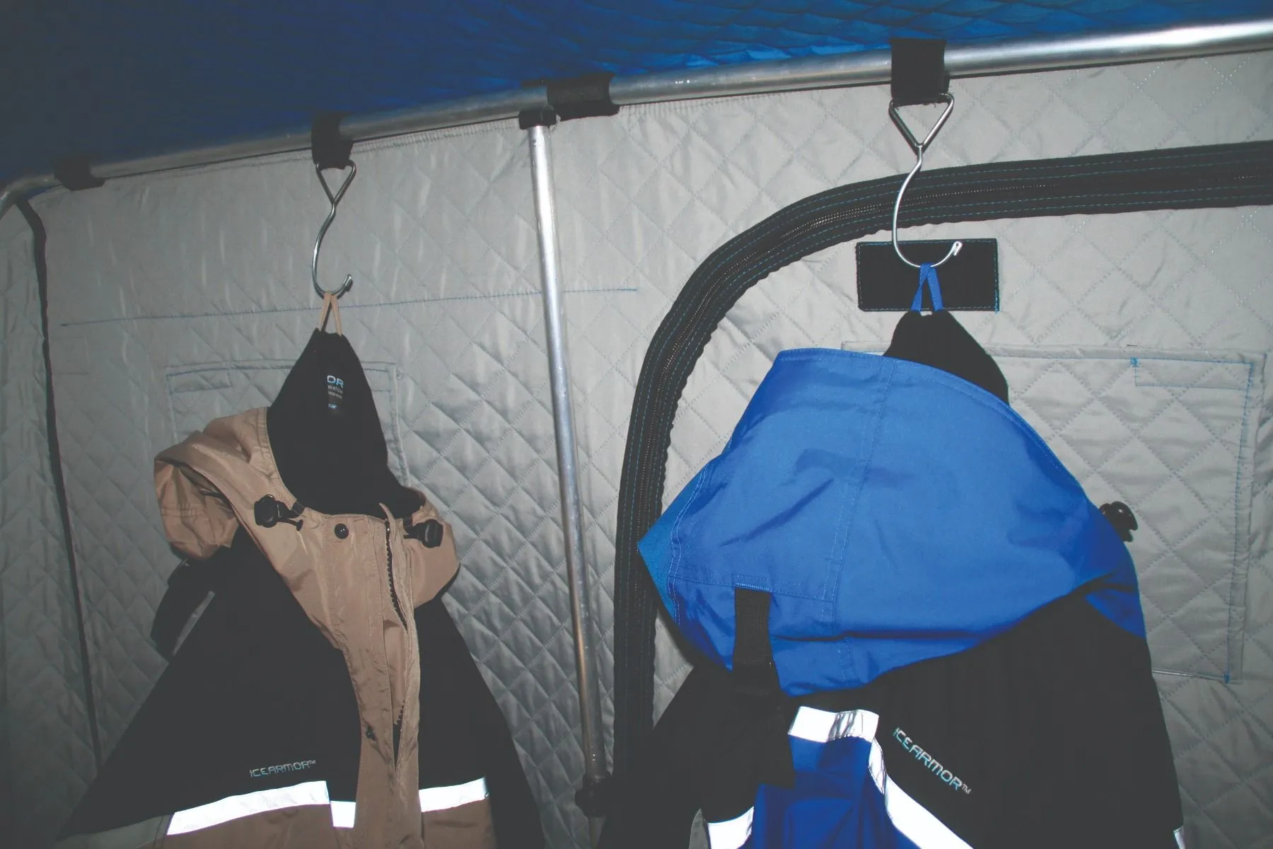 Clam Shelter Hang Hook