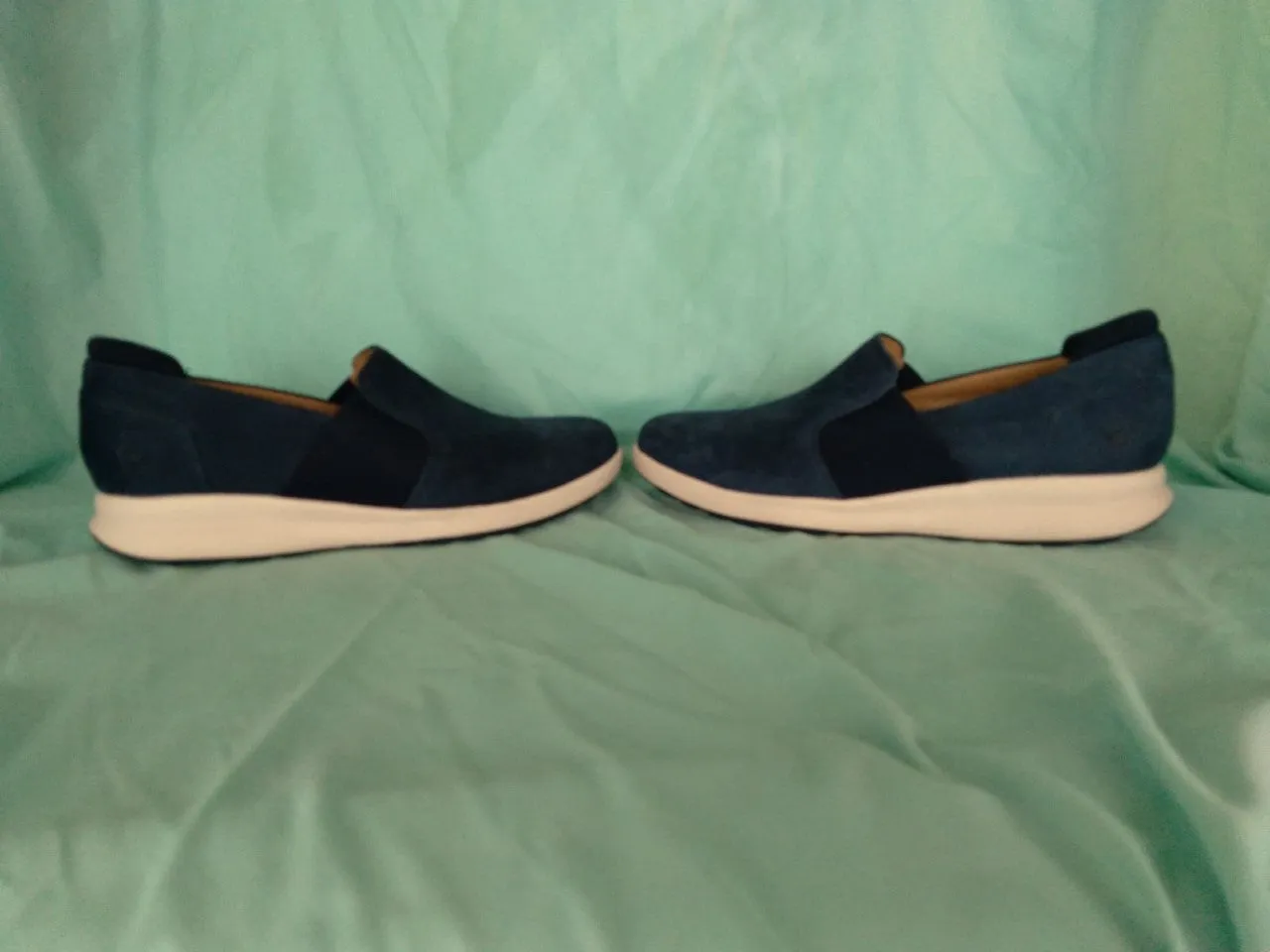 Clarks Women's Blue Unstructured Loafer - Size 11