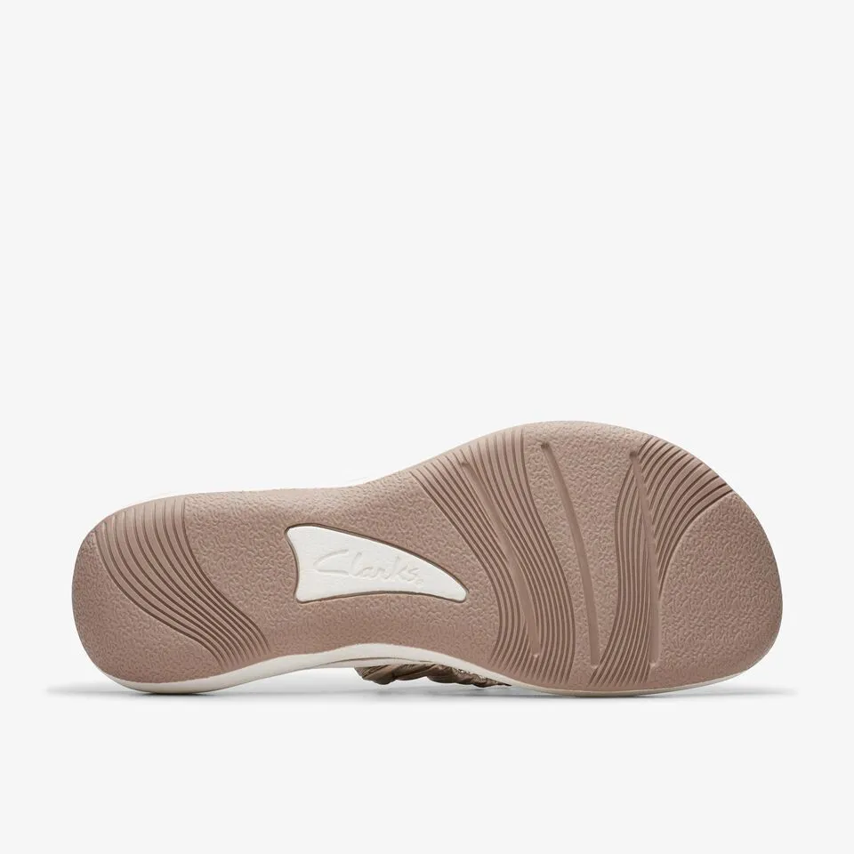 Clarks Women's Breeze Rae H Champagne 26178016