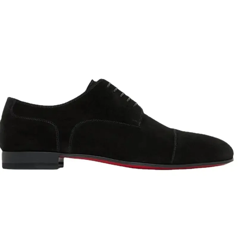 Elegant schwarze Wildleder-Oxfords mit markanter roter Sohle