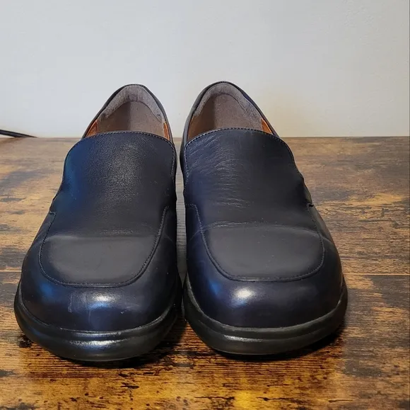 Footprints by Birkenstock Navy Leather Loafer Size 38