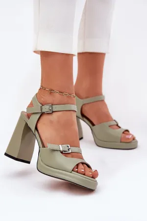 Heel sandals Step in style