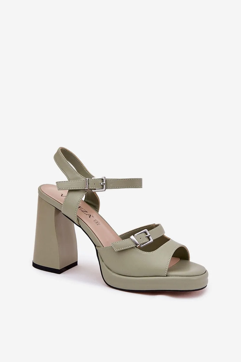 Heel sandals Step in style