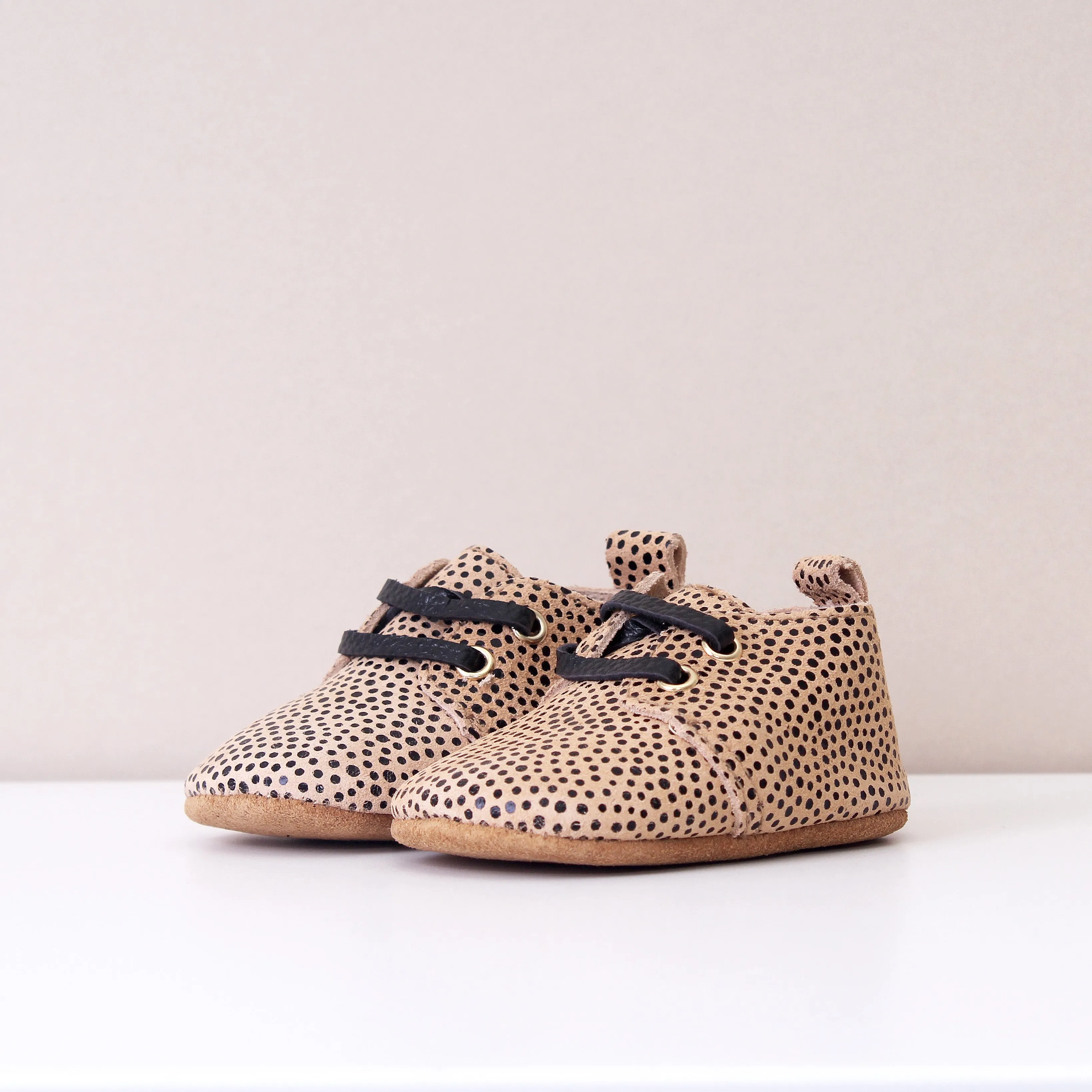 Hendrix Unisex Cream Spot Oxford Shoes