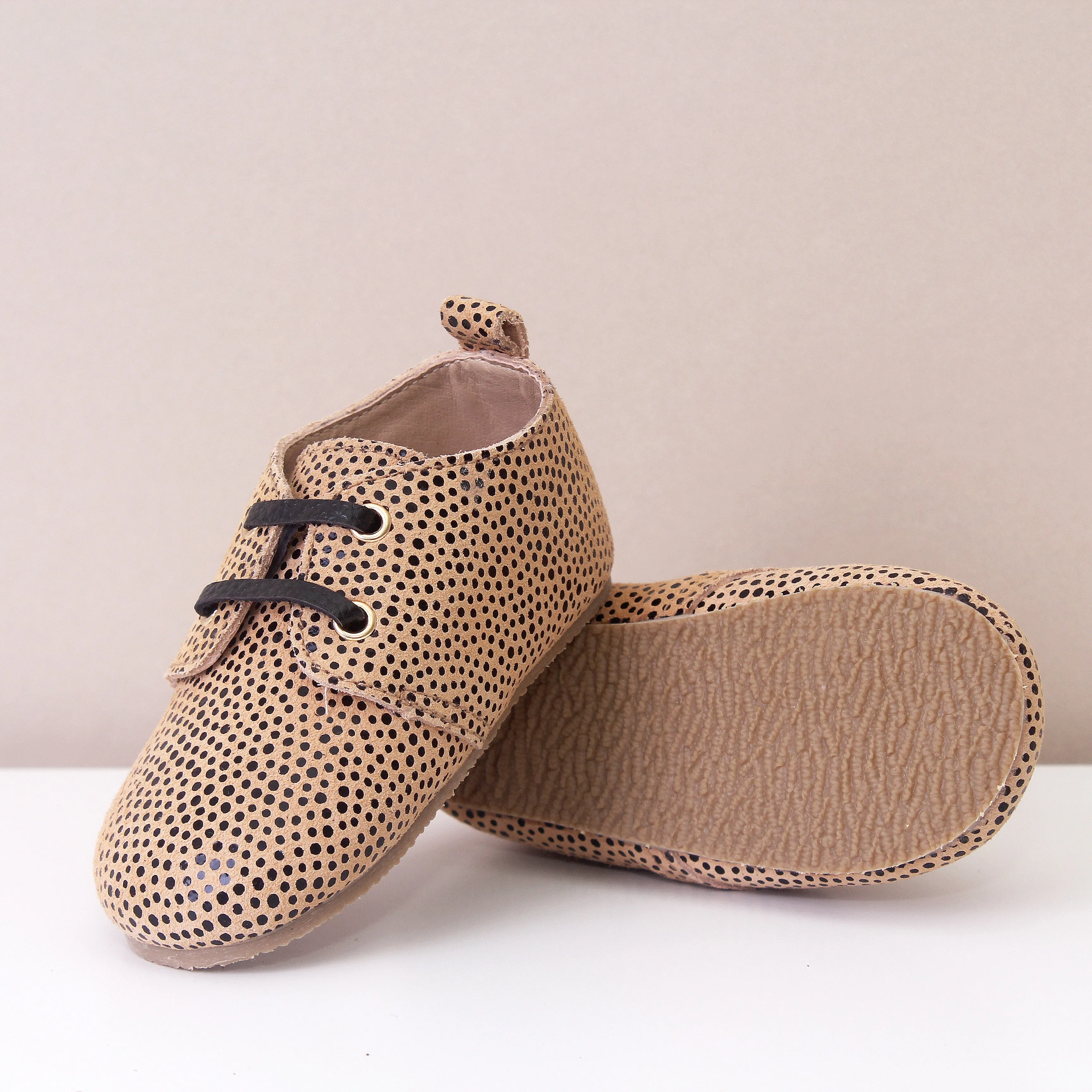 Hendrix Unisex Cream Spot Oxford Shoes