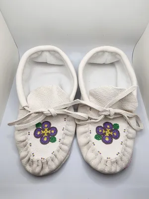 Leather Moccasins - Size 8 (U.S) - with Beaded Flower Design