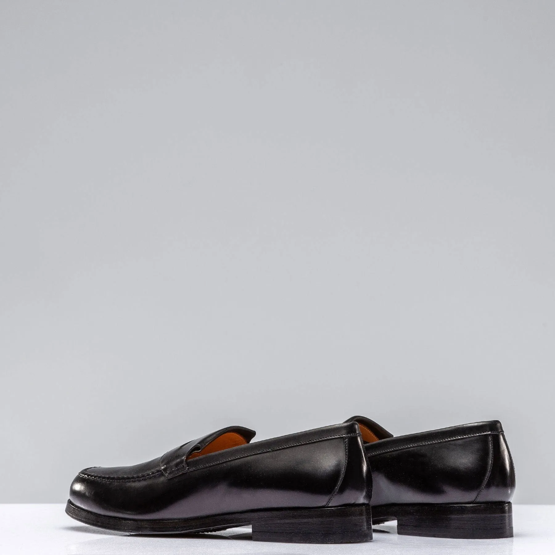 Lucro Loafer In Black Antique
