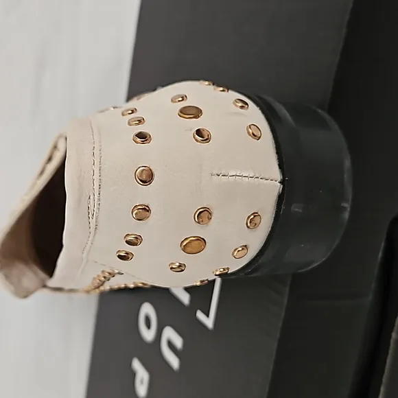 NEW Shu Shop Titina Cream and Gold Studded Loafer Size 10