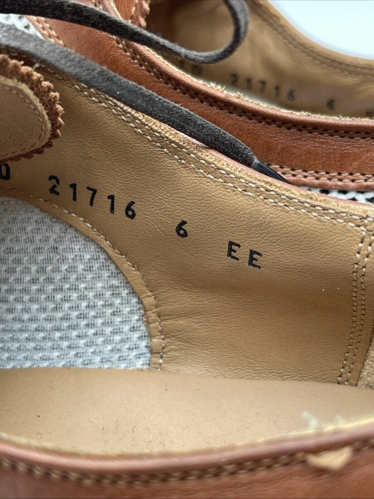 Salvatore Ferragamo Brown Leather/White Fabric Round Toe Lace Up Oxfords Men 6EE - Very Good