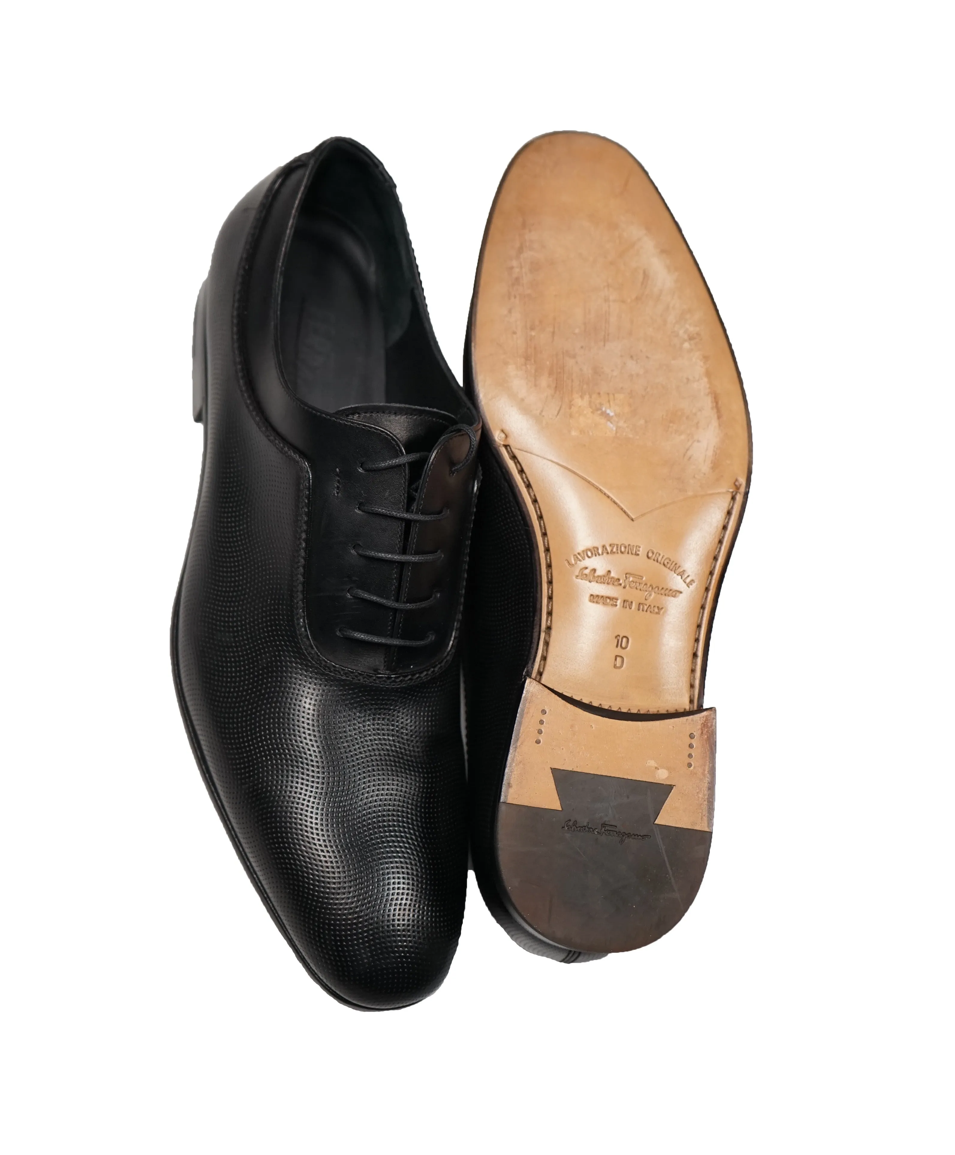 SALVATORE FERRAGAMO - "FARNESE" Textured Black Oxfords - 10D