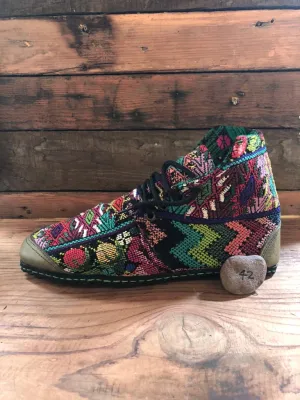 Size 42 Cloth Moccasins Pastel Arrows
