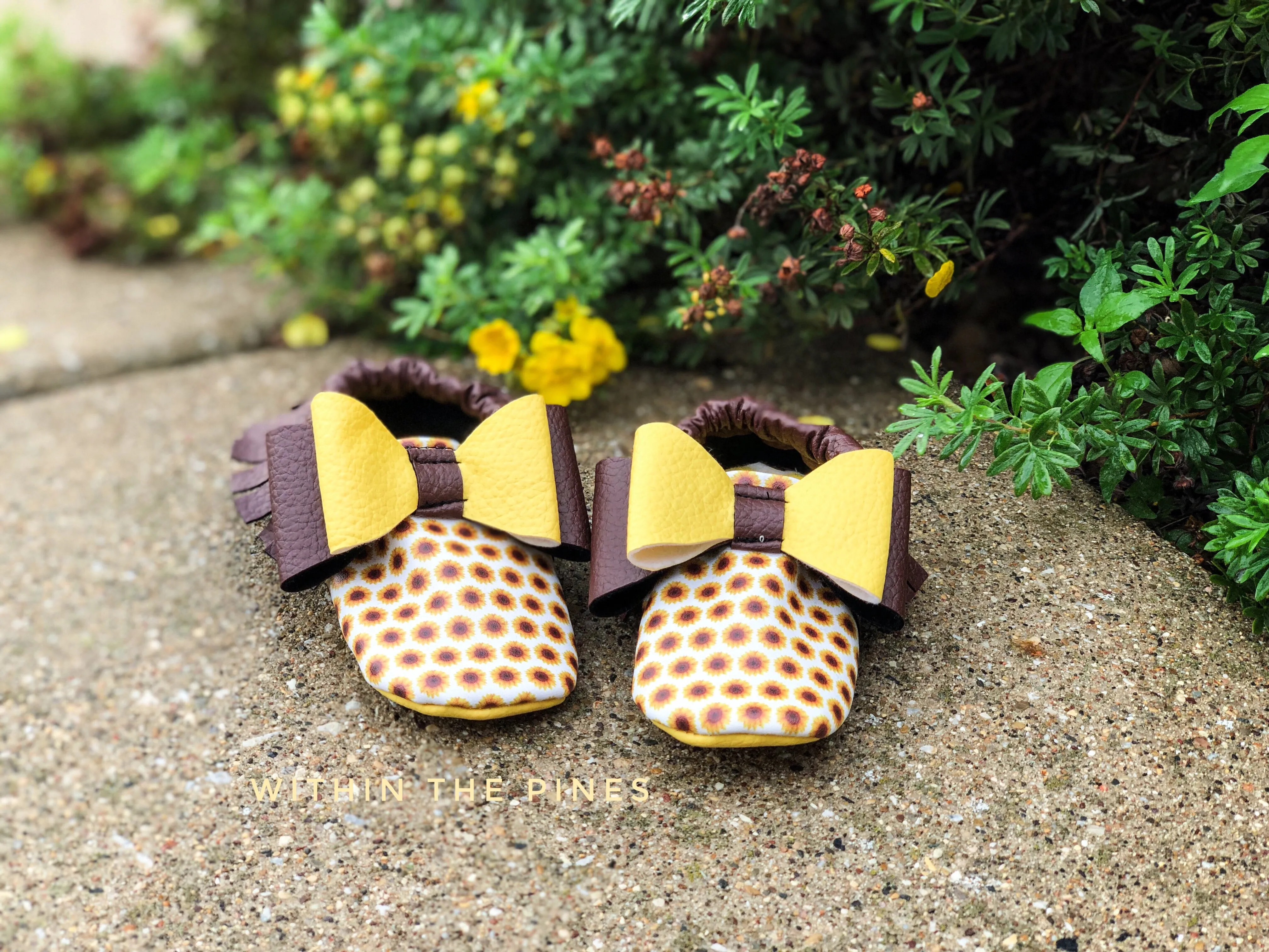 Sunflower Bow Moccasins