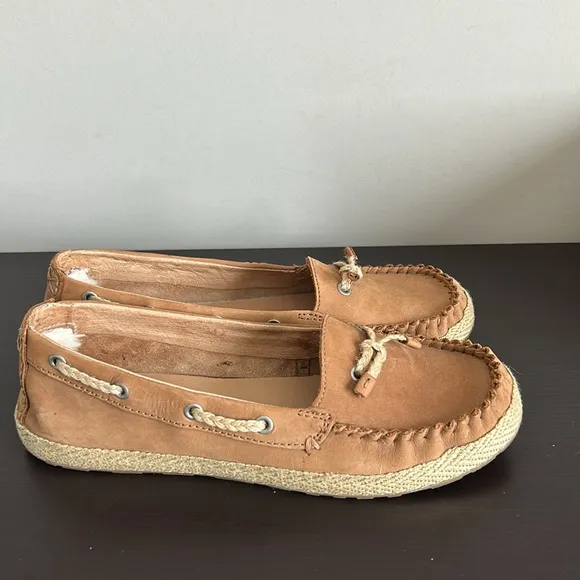 UGG Chivon espadrille moccasin shoe leather loafer tan brown sheepskin Sz 8