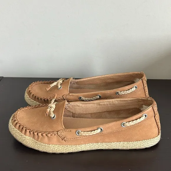 UGG Chivon espadrille moccasin shoe leather loafer tan brown sheepskin Sz 8