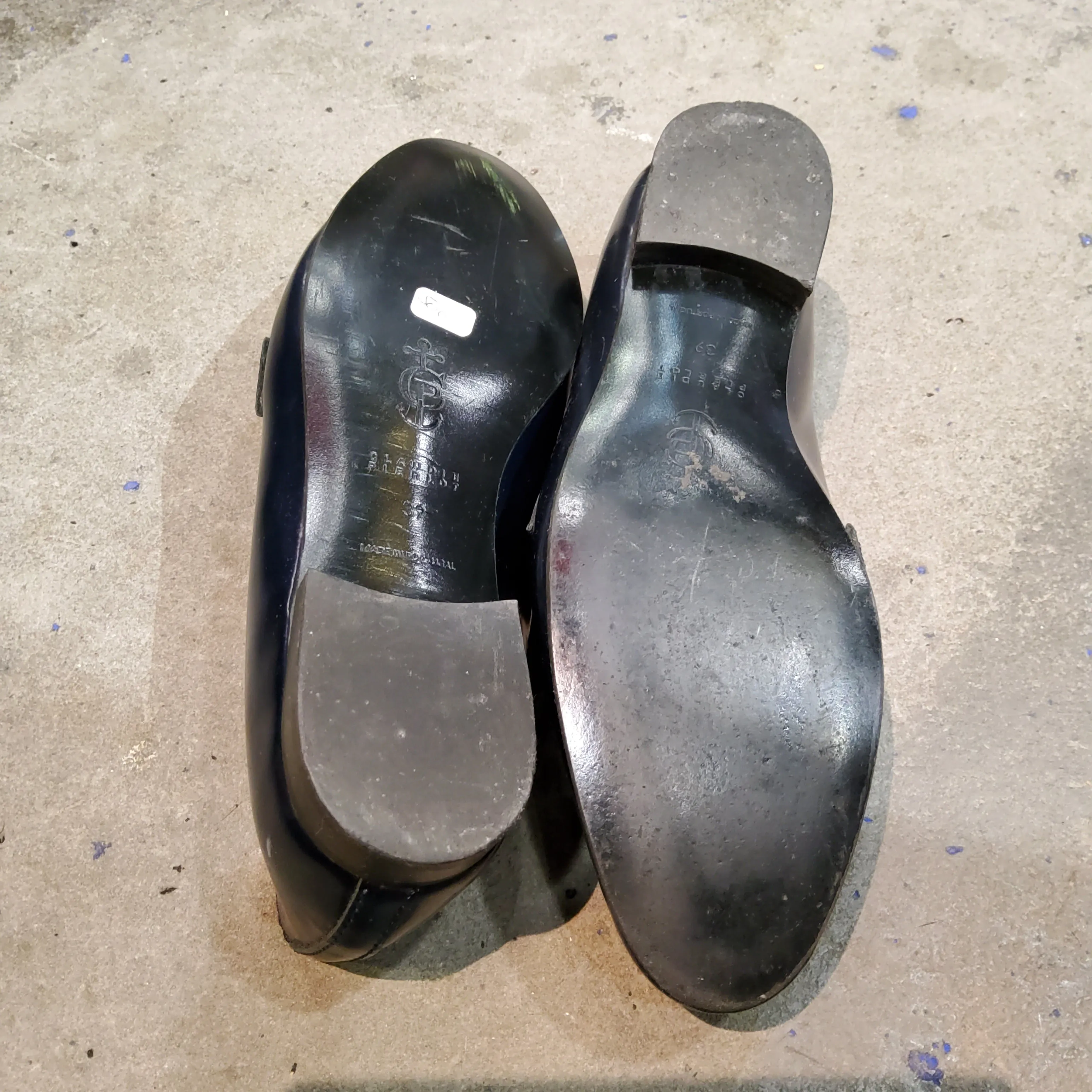 Women's moccasins