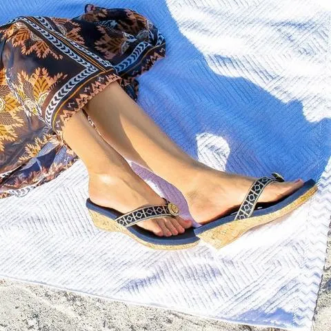 Yoga Lynne navy wedge flip flops